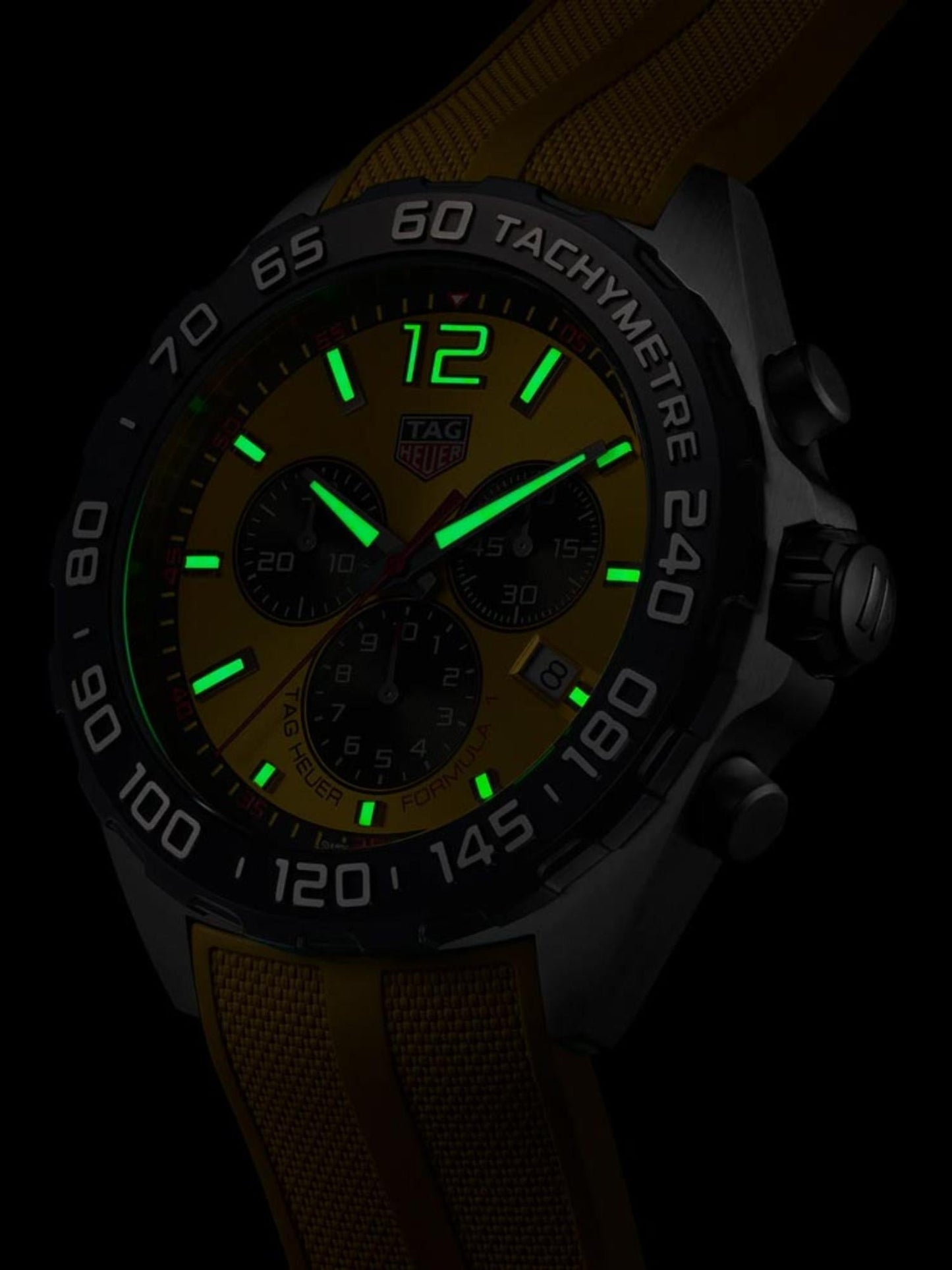 TAG Heuer Formula 1 Chronograph Herrenuhr 43 mm mit Quarzwerk, Gelb und Kautschuk