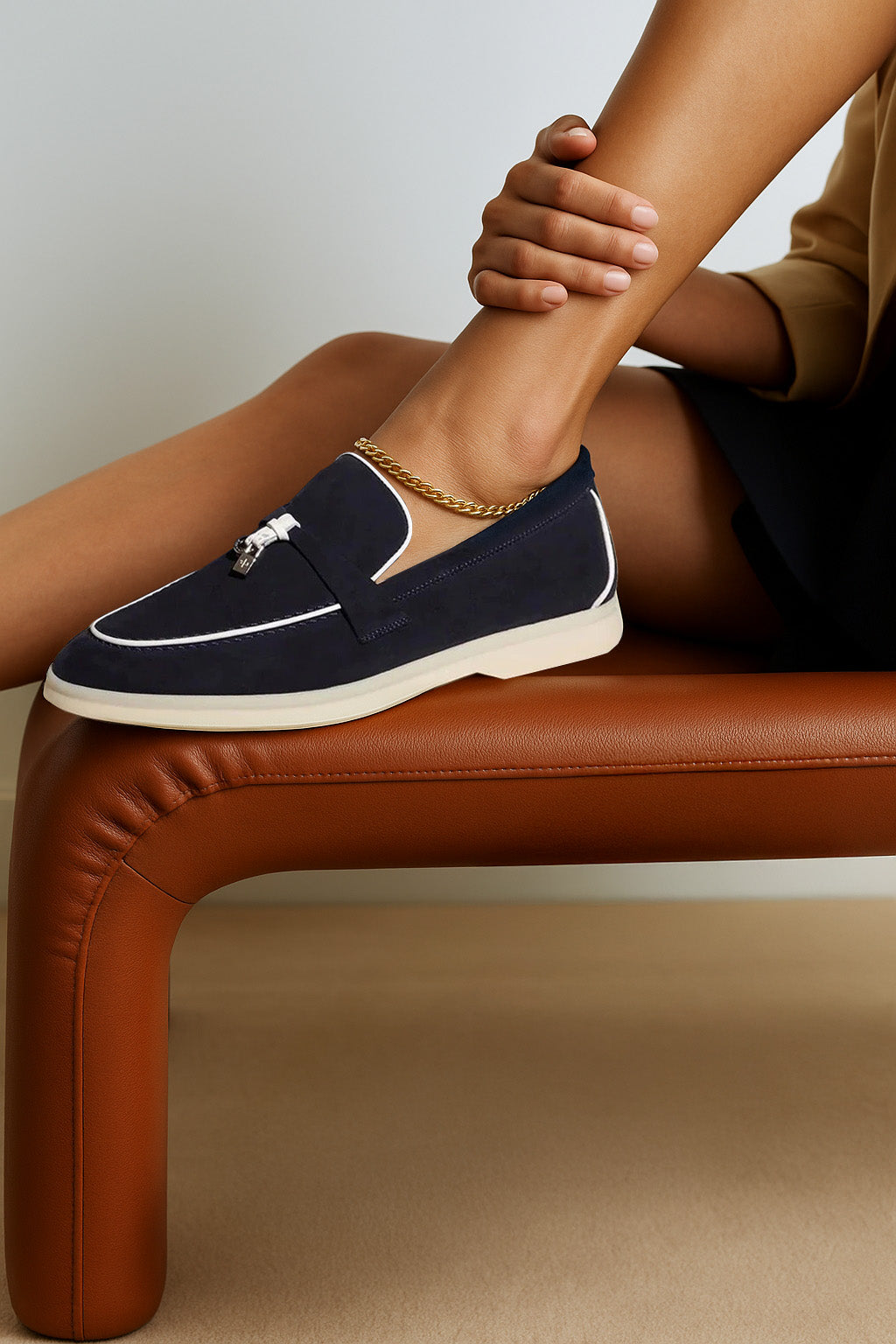 <tc>Loro Piana</tc> 女士夏季 Charms Walk 樂福鞋(絨面革、絨面山羊皮)