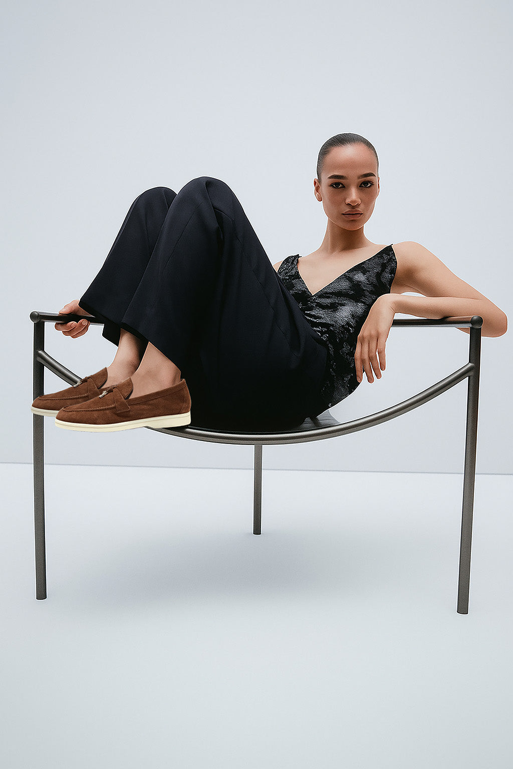 <tc>Loro Piana</tc> حذاء لوفرز صيفي للنساء من تشارمز ووك (جلد سويدي)
