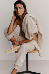 <tc>Loro Piana</tc> 女士夏季 Charms Walk 樂福鞋(絨面革、絨面山羊皮)