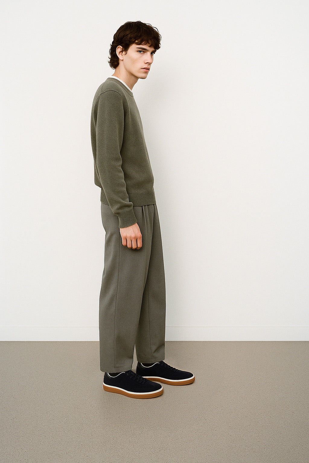 <tc>Loro Piana</tc> รองเท้าผ้าใบเทนนิสวอล์คสำหรับผู้ชาย (หนังกลับแบบผ่าหน้า)