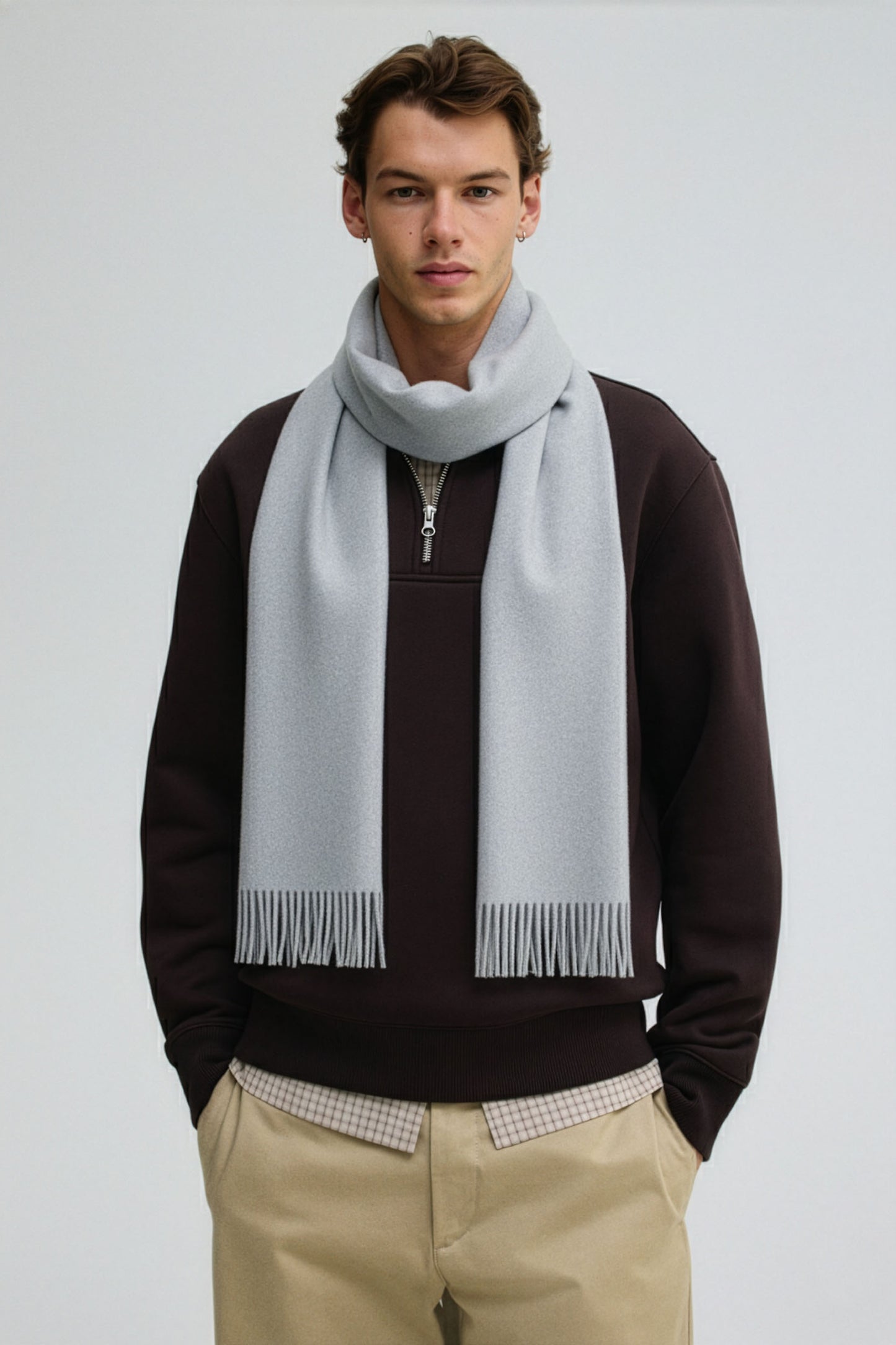 <tc>Loro Piana</tc>的 Loro 圍巾
