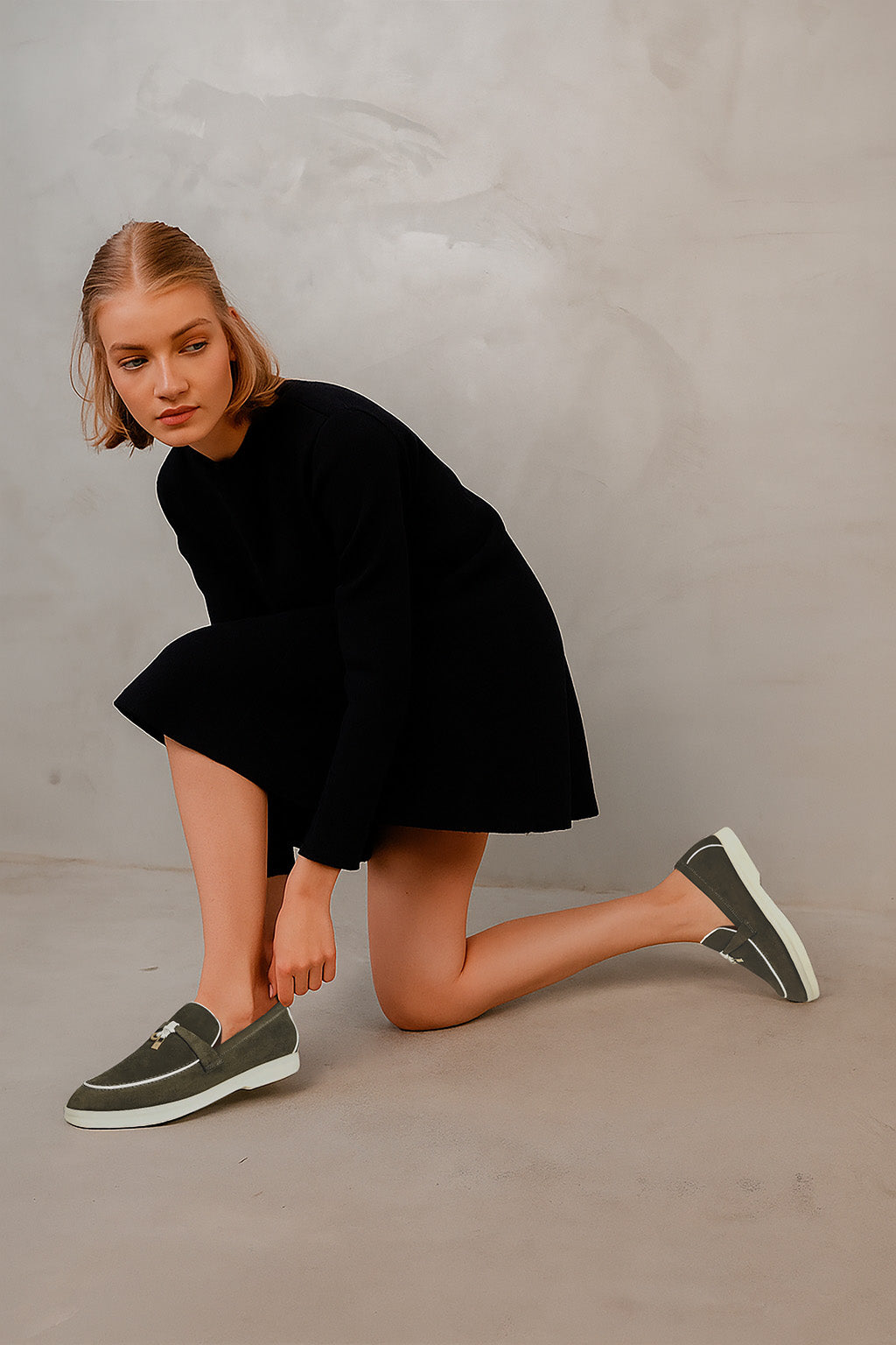 <tc>Loro Piana</tc> 女士夏季 Charms Walk 樂福鞋(絨面革、絨面山羊皮)