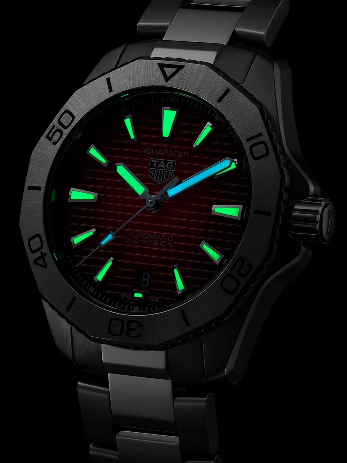 TAG Heuer Aquaracer Professional 200 Date 40mm Rotes Zifferblatt Herrenuhr