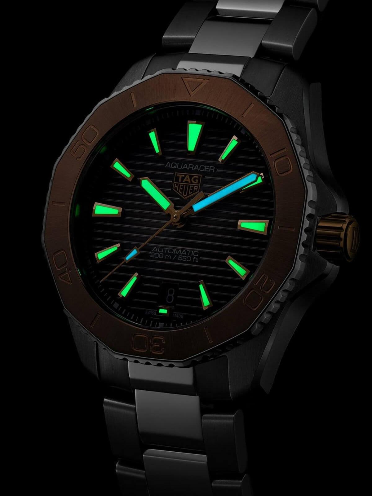 TAG Heuer Aquaracer Professional 200 Date 40mm 18k Roségold Schwarzes Zifferblatt Herrenuhr