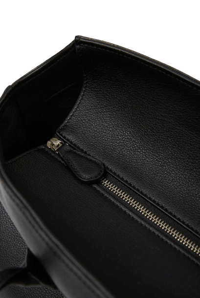 The Row Terrasse Bag in Leather – Kinship JP