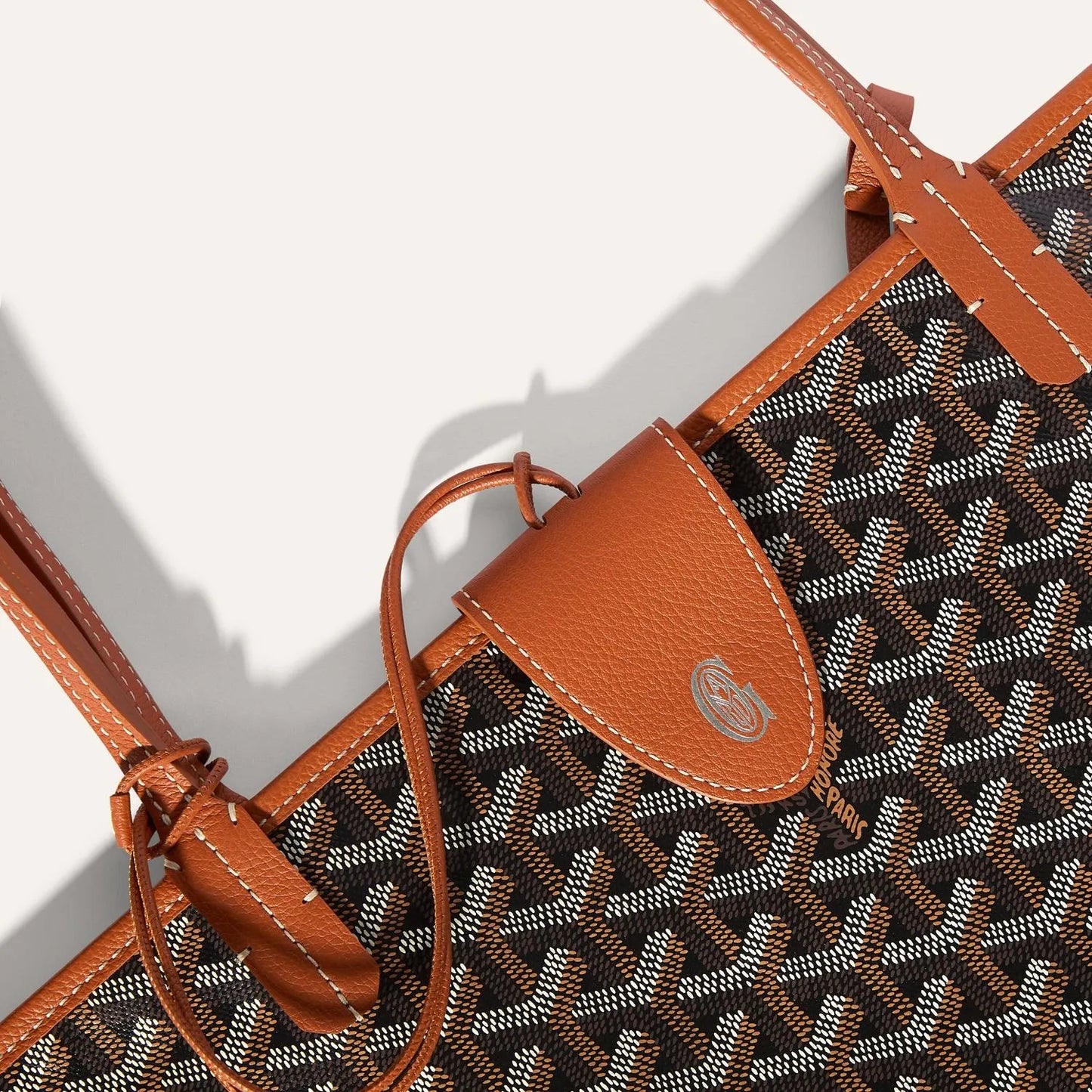 <tc>Goyard</tc> Croc Universel