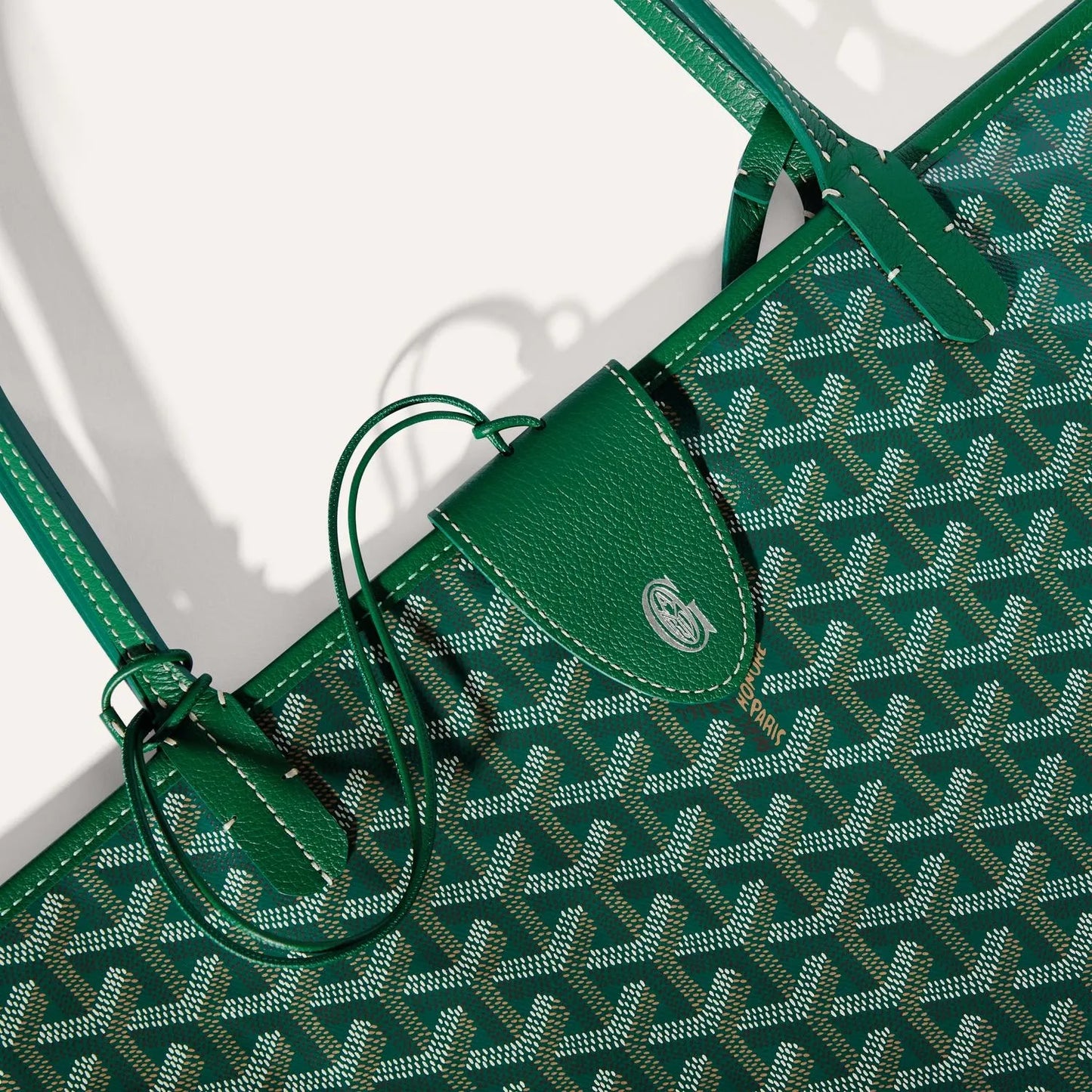 <tc>Goyard</tc> Croc Universel