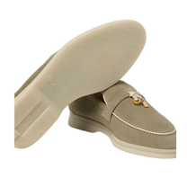 <tc>Loro Piana</tc> 女士夏季 Charms Walk 乐福鞋（绒面革）
