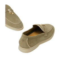 <tc>Loro Piana</tc> 女士夏季 Charms Walk 乐福鞋（绒面革）