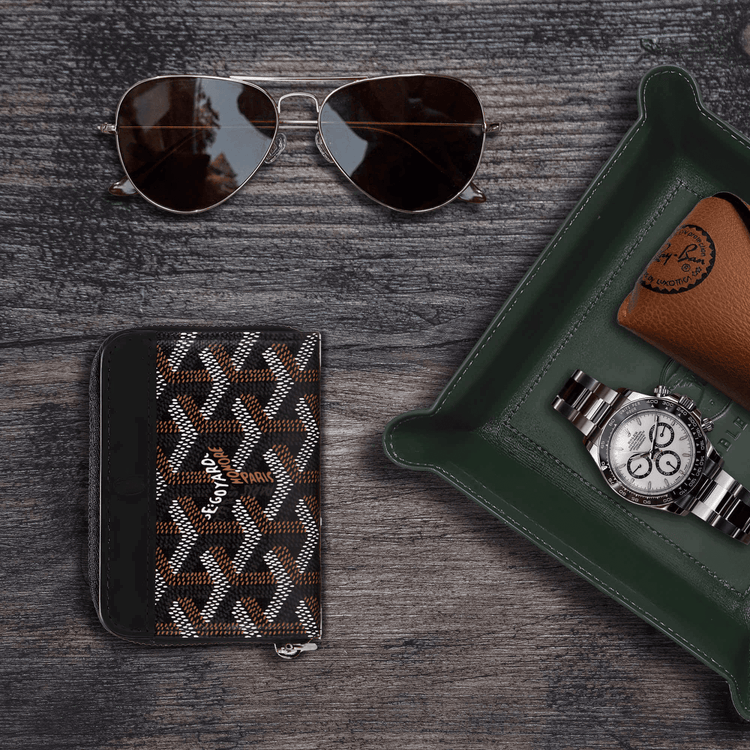 Goyard Matignon Mini Wallet - Shop Now - Goyard World – Kinship JP Goyard Matignon Mini Wallet - Shop Now - Goyard World – Kinship JP