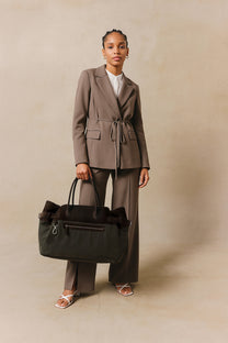<tc>The Row</tc> Margaux 17 内外扣皮革帆布托特包
