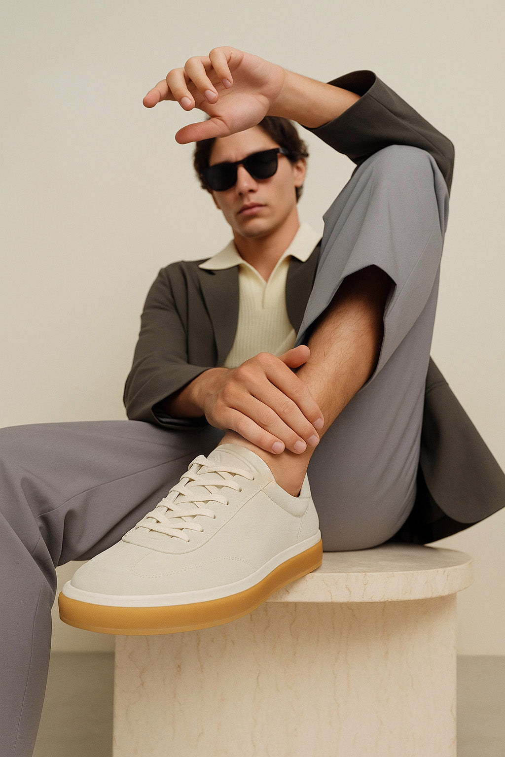 <tc>Loro Piana</tc> 男士 Tennis Walk 运动鞋（绒面小牛皮）