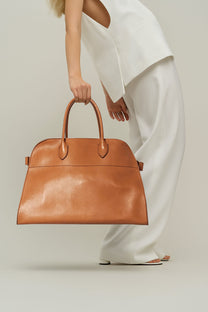 <tc>The Row</tc> Margaux 17 柔软皮革包