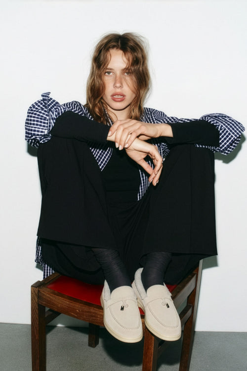 <tc>Loro Piana</tc> 女士夏季 Charms Walk 乐福鞋（麂皮配海狸毛）