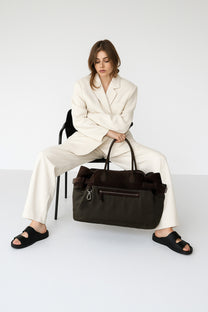 <tc>The Row</tc> Margaux 17 内外扣皮革帆布托特包