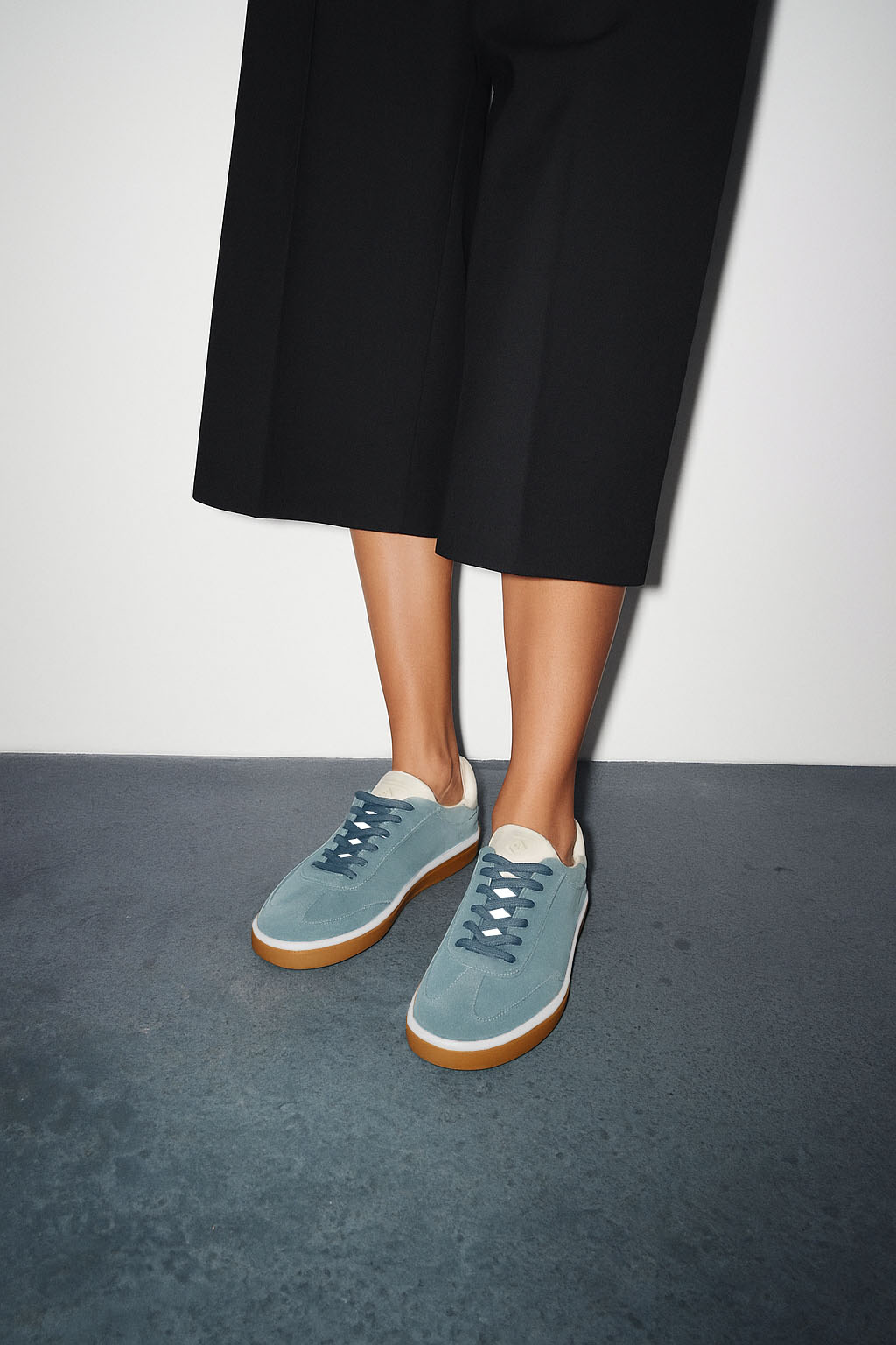 <tc>Loro Piana</tc> Baskets de tennis pour femme (cuir velours fendu)
