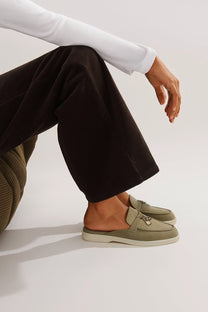 <tc>Loro Piana</tc> حذاء بابوش تشارمز ووك للنساء