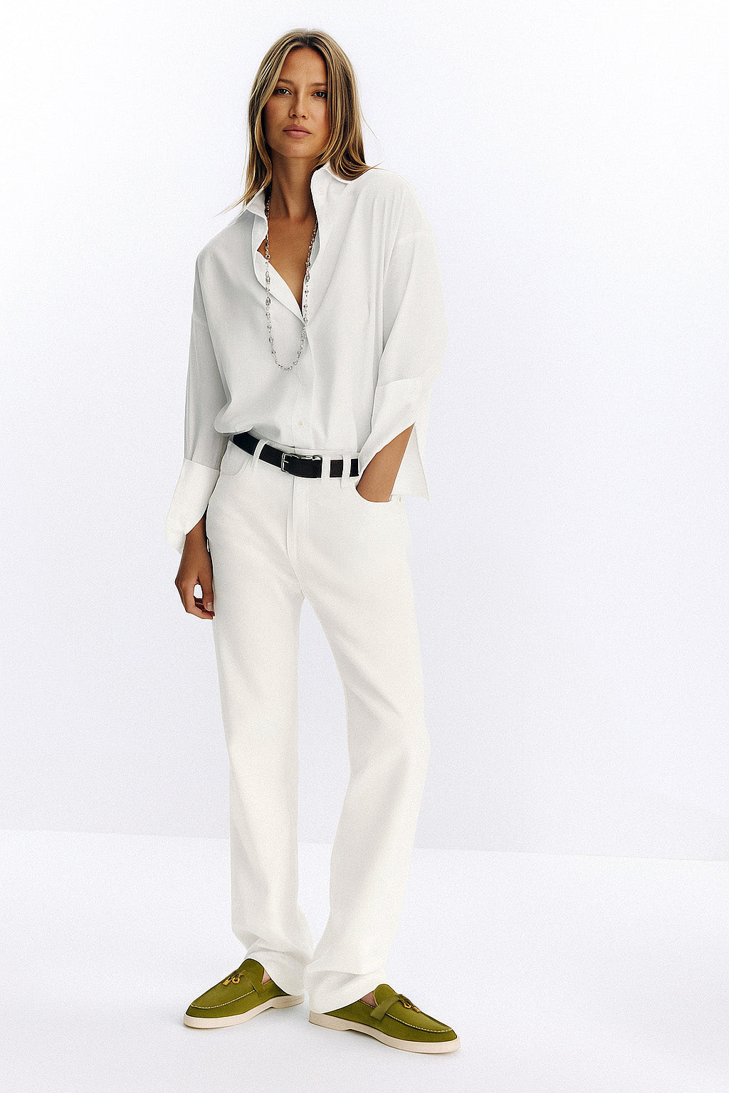 <tc>Loro Piana</tc> 女士夏季 Charms Walk 乐福鞋（绒面革）