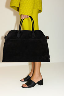 <tc>The Row</tc> 柔软的 Margaux 17 绒面革包