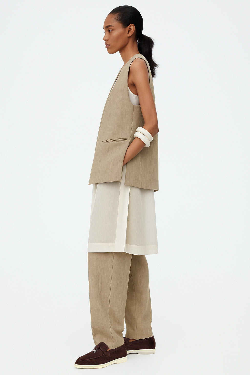 <tc>Loro Piana</tc> 女士夏季 Charms Walk 乐福鞋（绒面革）