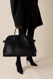 <tc>The Row</tc> Margaux 17 柔软皮革包