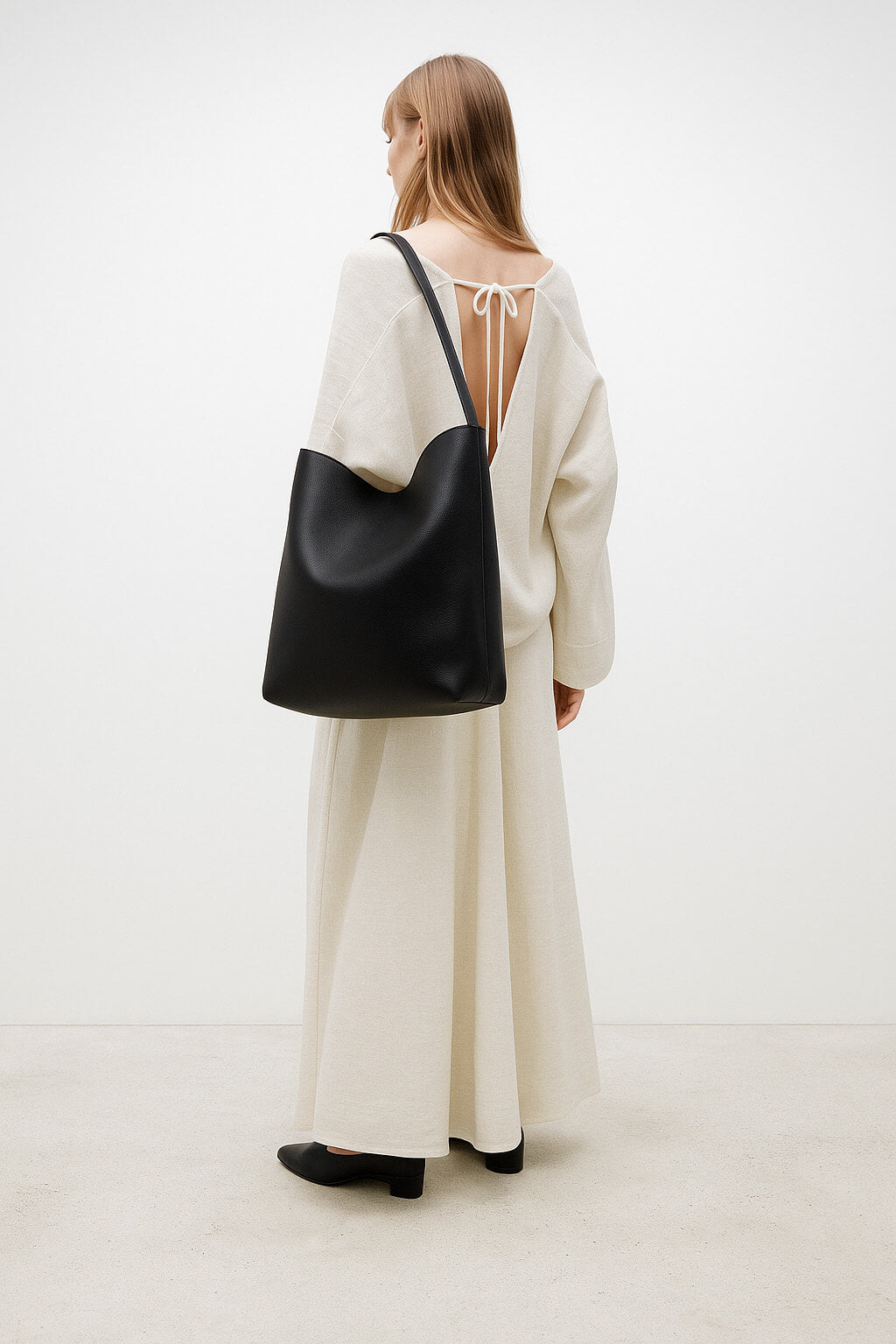 The Row Large N/S Park Tote Bag in Leather – Kinship JP