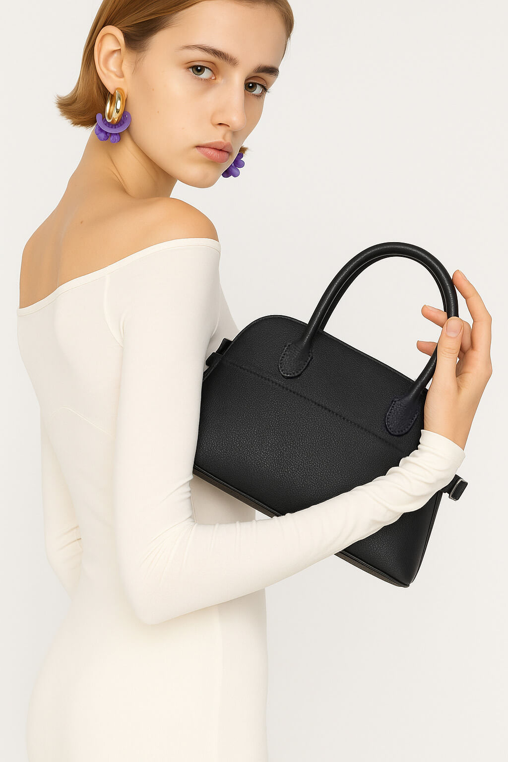 【THE ROW】ザロウ soft MARGAUX 10 グレインレザー バッグ Soft Margaux 10 Bag ブラック in Suede – The Row