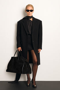 <tc>The Row</tc> 柔软的 Margaux 17 绒面革包