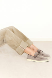 <tc>Loro Piana</tc> 女士夏季 Charms Walk 乐福鞋（绒面革）