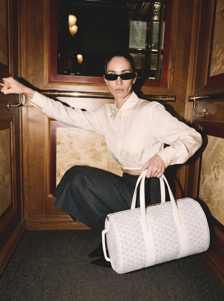 Goyard Barrel 40 Sports Bag - White - Model photo