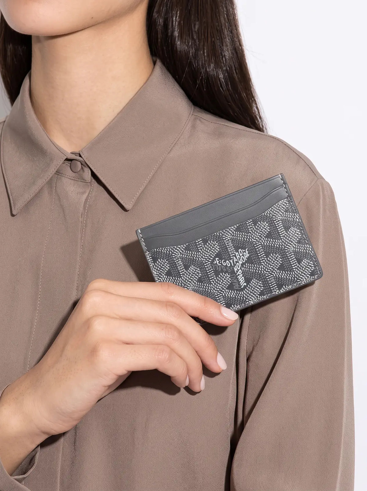 Goyard Saint-Sulpice Card Wallet - Grey - Model photo