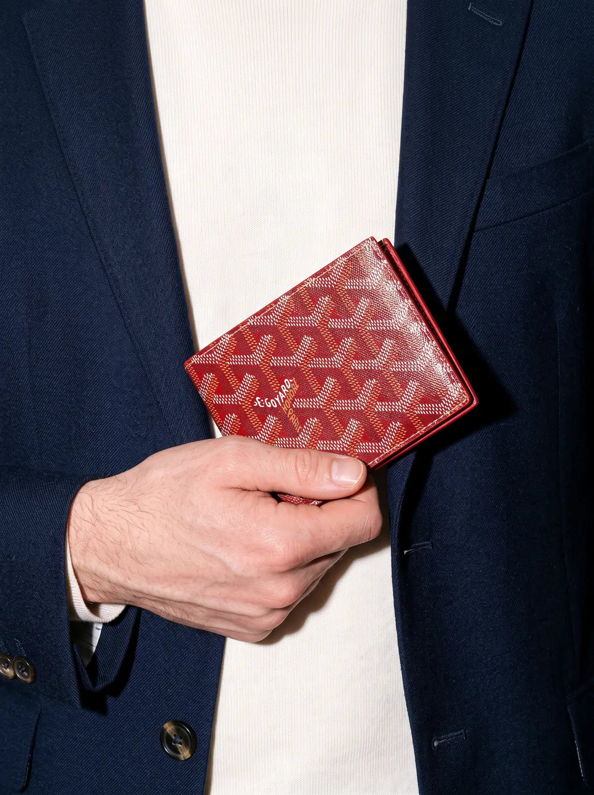 Goyard Victoire Wallet - Red - Model photo
