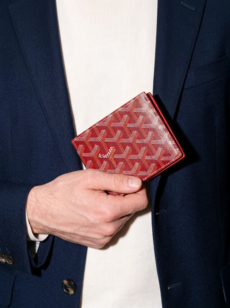Goyard Victoire Wallet - Red - Model photo